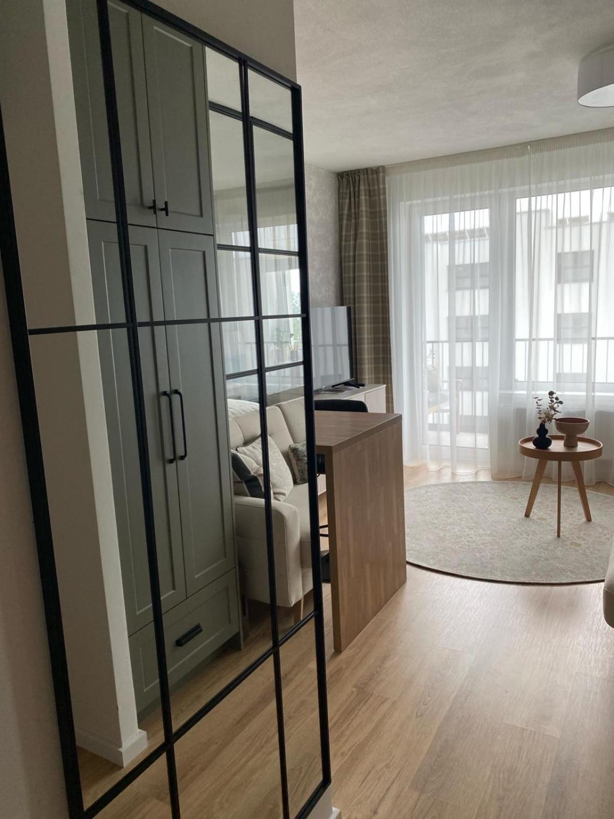 Tomi Apartment