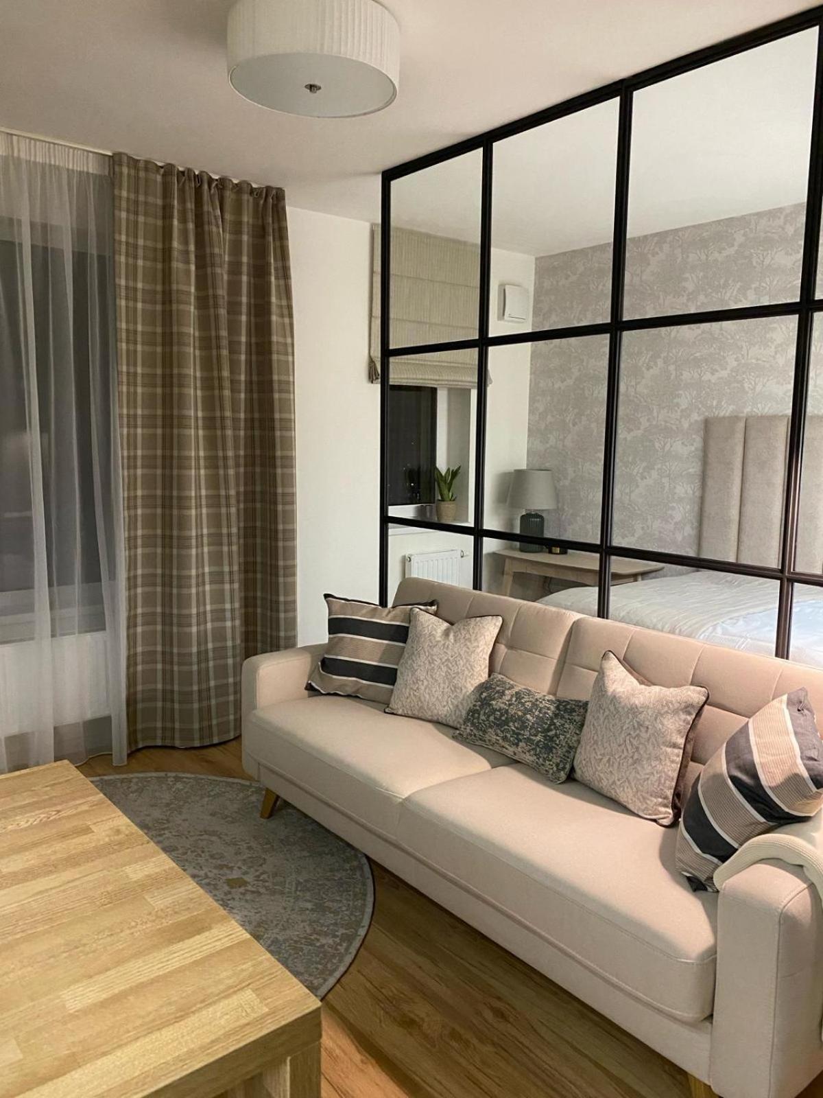 Tomi Apartment